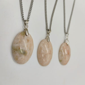 Dije Ónix Rosa Mangú